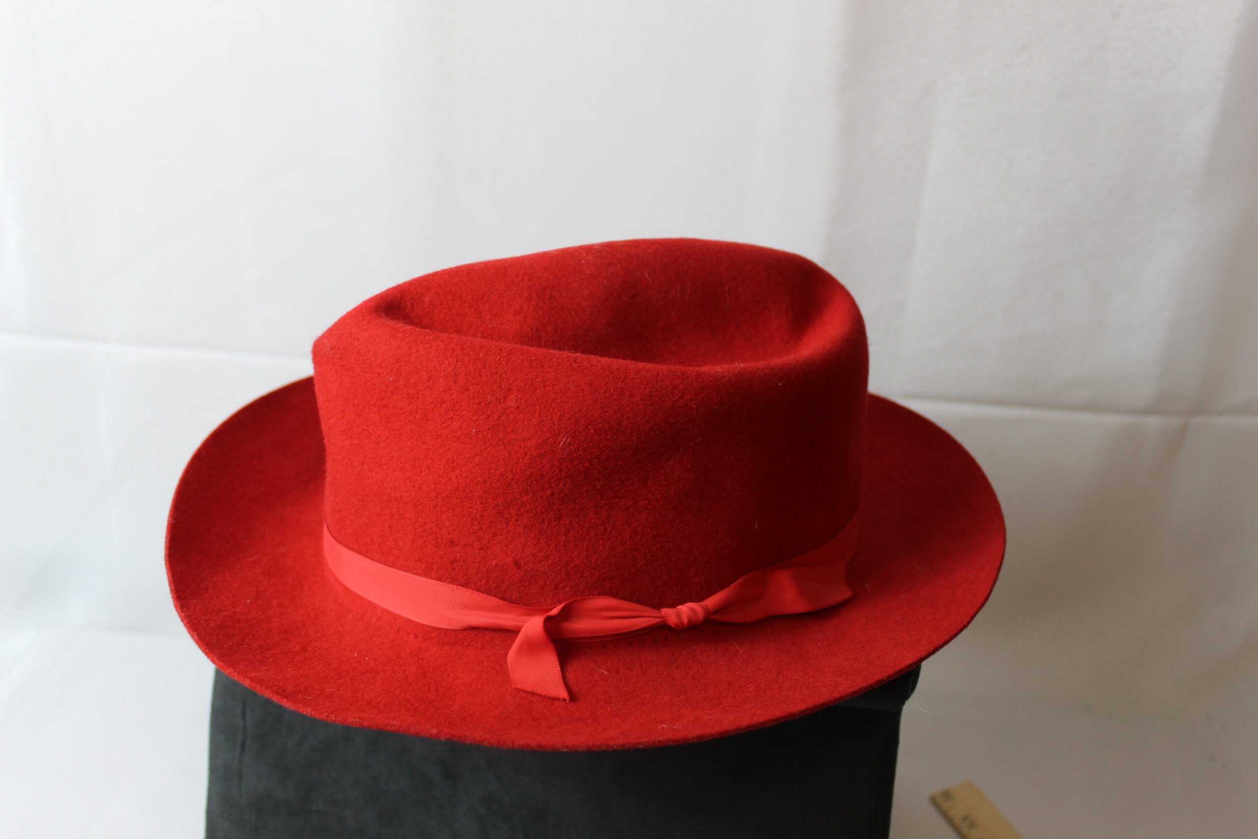 Vintage Effanem red 100% wool crusher hat, made in USA, size 7 - Saviors Of  History